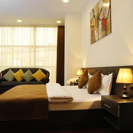 Tomu'S Hotel Gjoumri Kültér fotó