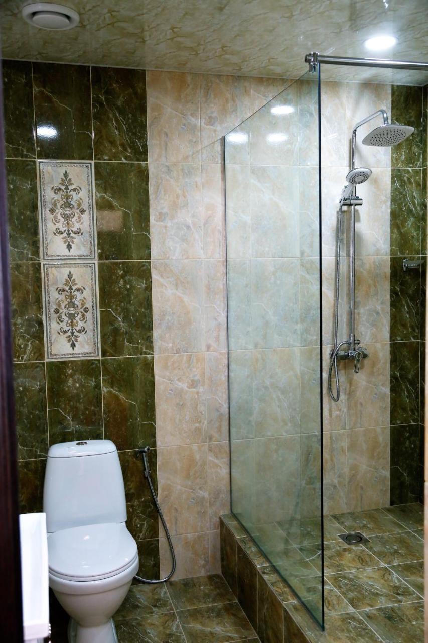 Tomu'S Hotel Gjoumri Kültér fotó